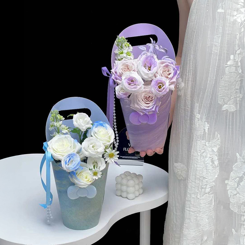 抱抱桶鲜花手提袋花束绿植