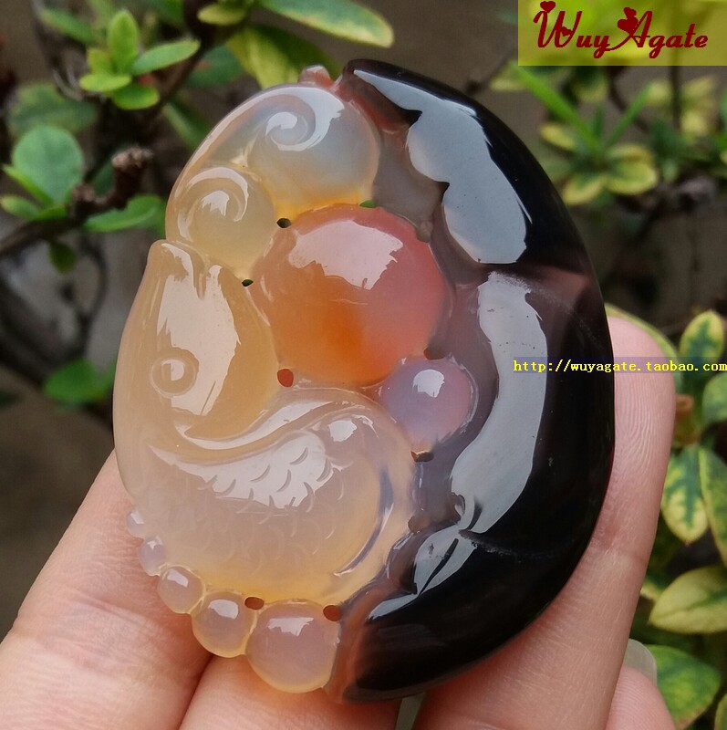 巴西纯天然玛瑙玉髓吊坠俏色巧雕 年年有余/鱼富贵有余中式半宝石