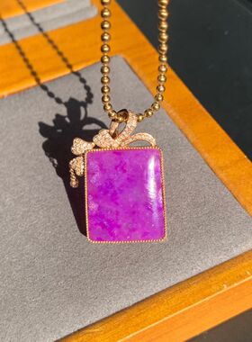 回收舒俱来18k金吊坠冰透樱花，果冻体， 整体30*18.3*6mm，5.87g