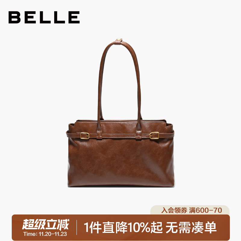 百丽2025冬时尚通勤皮带扣法棍包