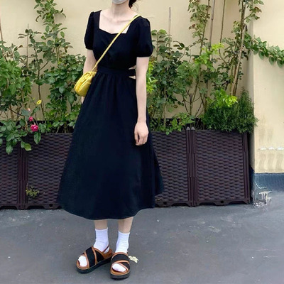 方领赫本风连衣裙设计感露腰小心机小黑裙可盐可甜显瘦茶歇a字裙