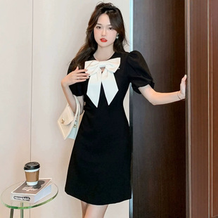 26年小个子洋气减龄连衣裙夏新款高腰甜美风别致镂空小心机小黑裙