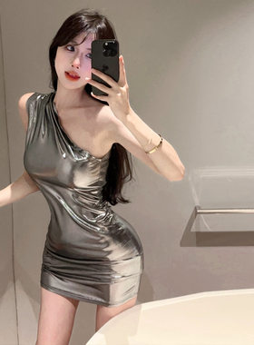 18YX2111欧美2026跨境外贸性感夜店蹦迪斜肩无袖亮面紧身连衣裙女