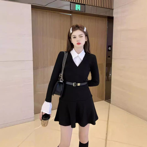 春秋季新款辣妹黑色长袖假两件连衣裙女收腰显瘦设计感a字短裙子
