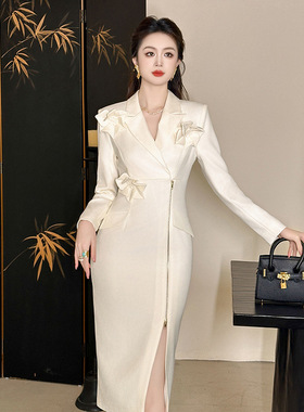 2025秋装新款女正式场合设计感立体花朵修身通勤修身连衣裙50799