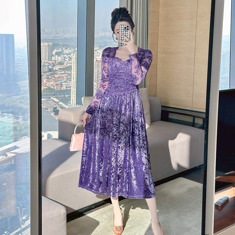 秋冬装新款女装优雅气质方领丝绒连衣裙刺绣泡泡袖收腰长裙21921