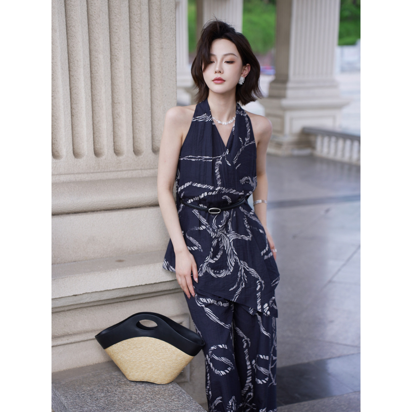 Tyike度假艺术 深V挂脖套装女2026夏新款不规则下摆修身显瘦长裤