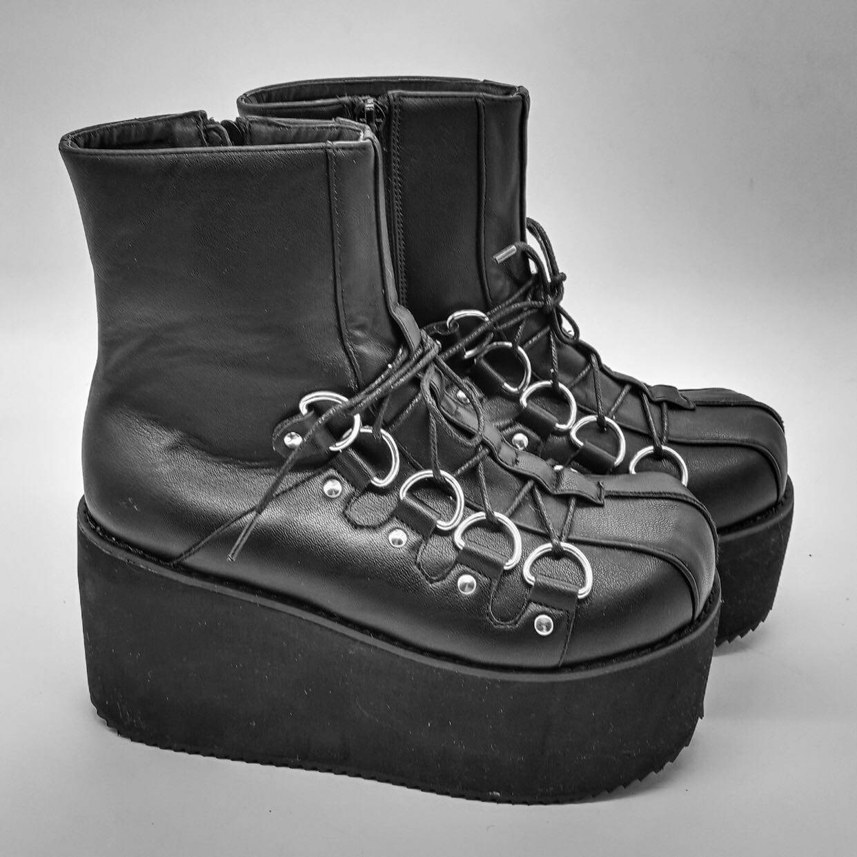 ANTAINA PLATFORM SHOES PUNK ROCK STYLE RETRO FASHION CLASSIC ROUND TOE PLATFORM BOOTS 9925