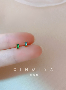 秋季绿色锆石耳钉女纯银简约迷你气质耳环无耳洞耳夹2026年新款潮
