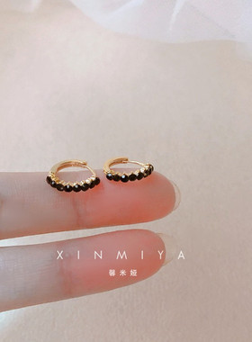 黑色甜酷锆石耳圈女轻奢高级感气质个性耳钉小众设计耳环精致耳扣