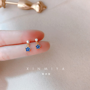 蓝色滴油花朵珍珠耳钉女2026年春季 潮耳环小众设计感迷你小巧耳饰