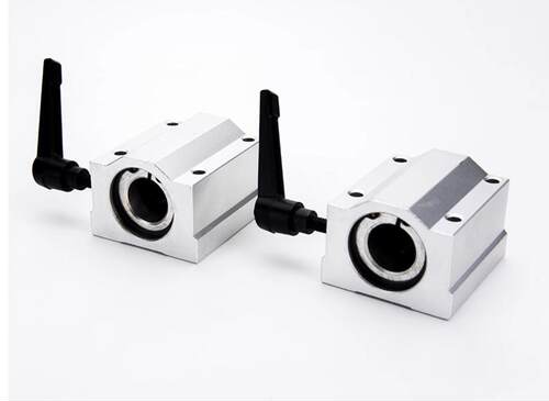 直线轴承环抱光轴锁紧不伤轴