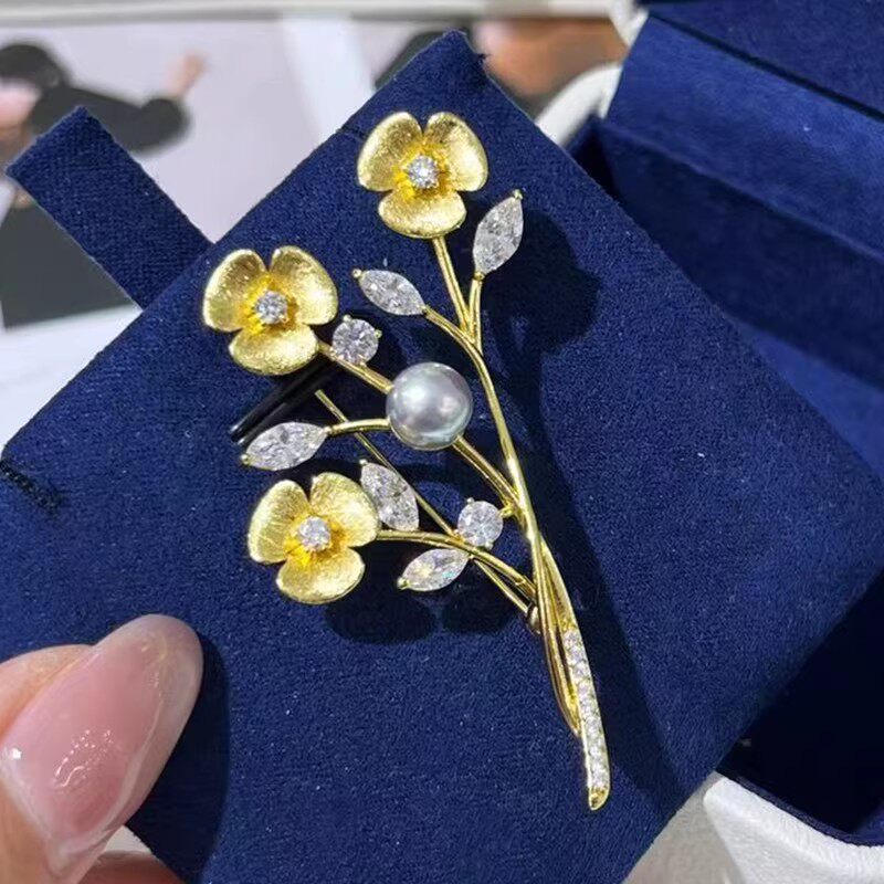 DIY配件 甜美可爱铜镀金拉丝小花朵胸针高档锆石别针珍珠胸花空托