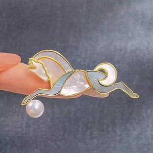 DIY配件 国风生肖奔马胸针铜镀金天然贝壳高档别针珍珠胸花空托