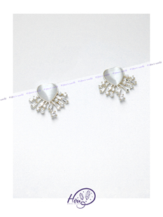 厚耳垂的世界S925银针小众猫眼爱心精致设计感闪亮耳钉耳环耳饰