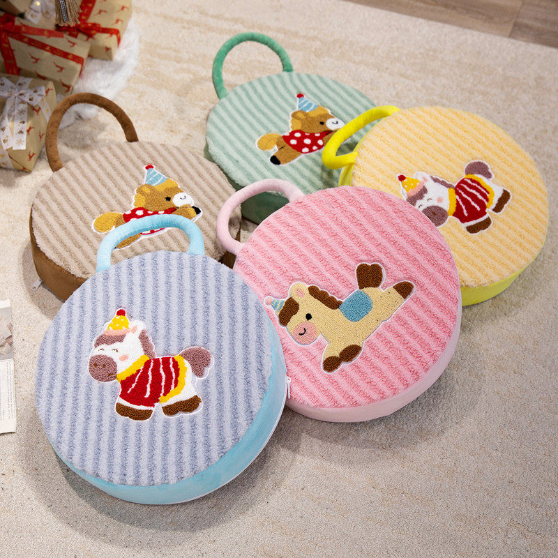 马年羊羔绒久坐增高椅垫