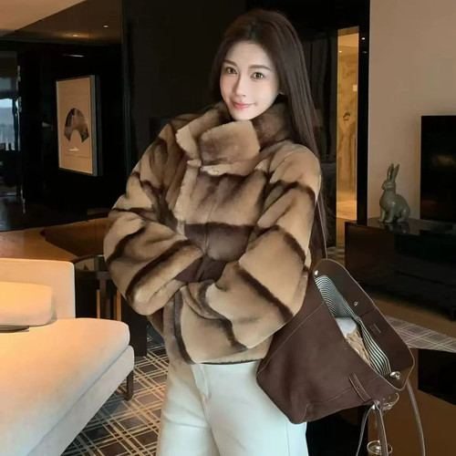 毛毛外套皮毛一体高级感小个子仿獭兔毛绒绒环保皮草2026新款女款