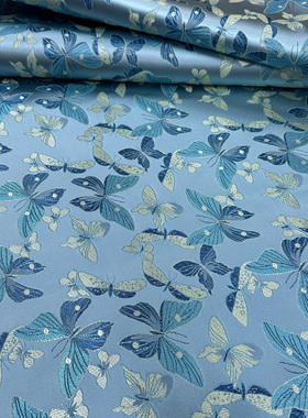 浅蓝色底缎面飞舞小蝴蝶秀气花枝织锦缎布料古香丝绸面料新中式布