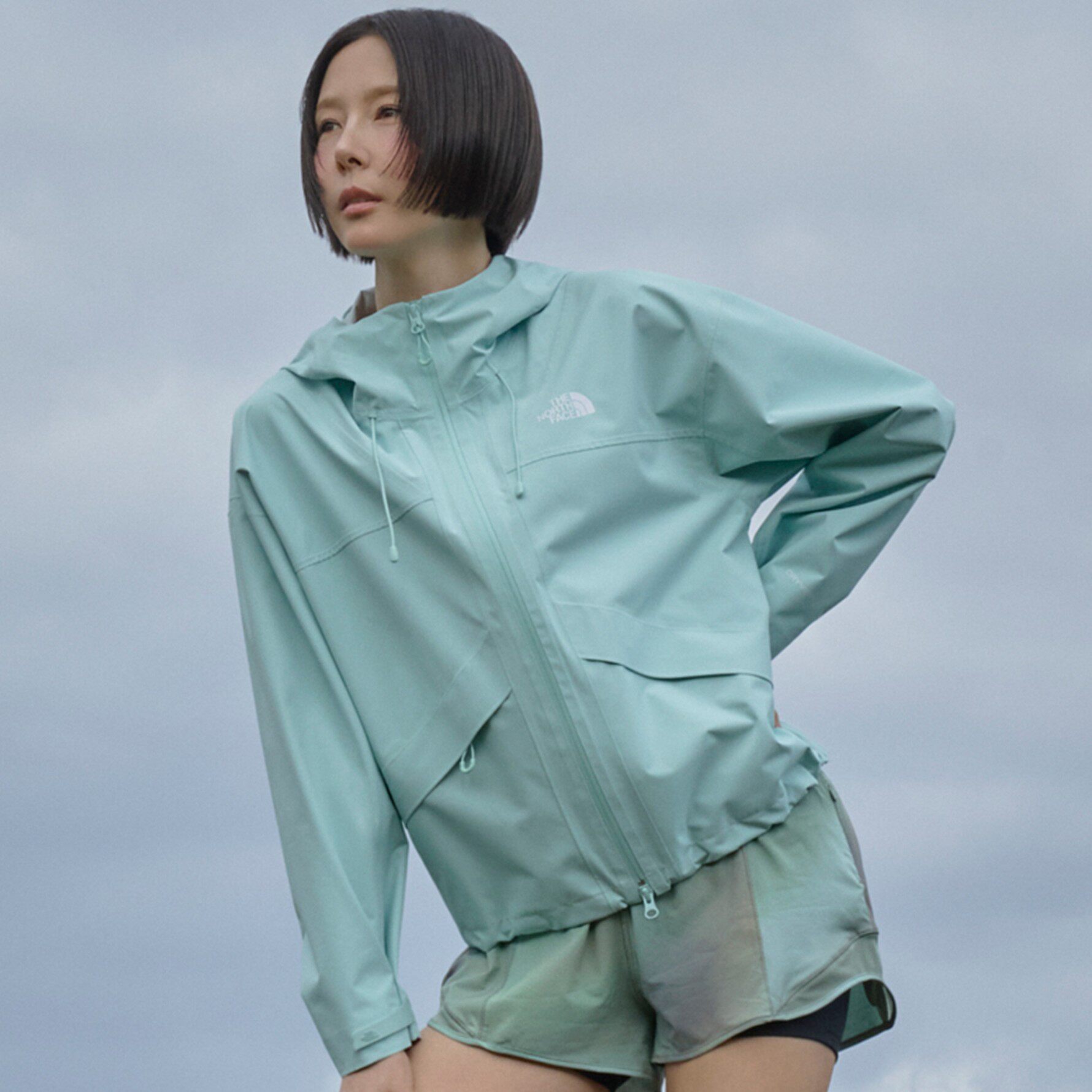 北面女户外防水连帽软壳夹克外套