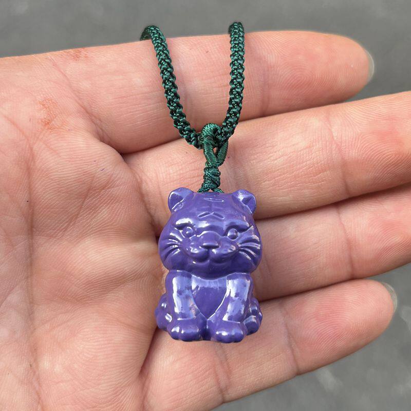 实木紫色小老虎吊坠木雕