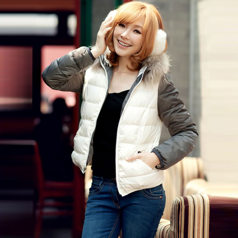 连帽秋冬季轻薄保暖女款羽绒服 白鸭绒貉子毛领可拆卸学生外套