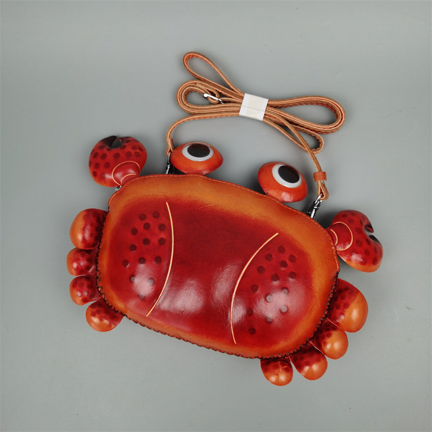 牛皮手工创意螃蟹斜挎包女士学生卡通动物迷你休闲横款手机小背包