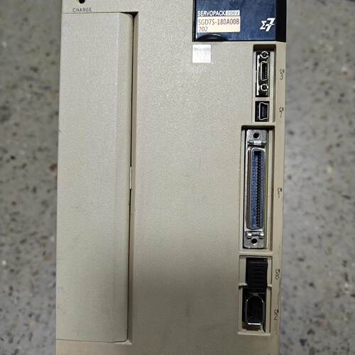 议价SGD7S-180A00B202 安川伺服驱动器 2kw 200V工控设备维修