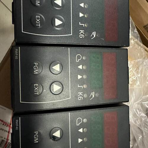 议价RWF40.000A97 比例调节温控器 工业工控控制器维修