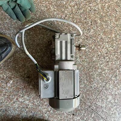 议价SEW WA10 DT56M4 减速电机 性能良好 工业机械 传动配件维修