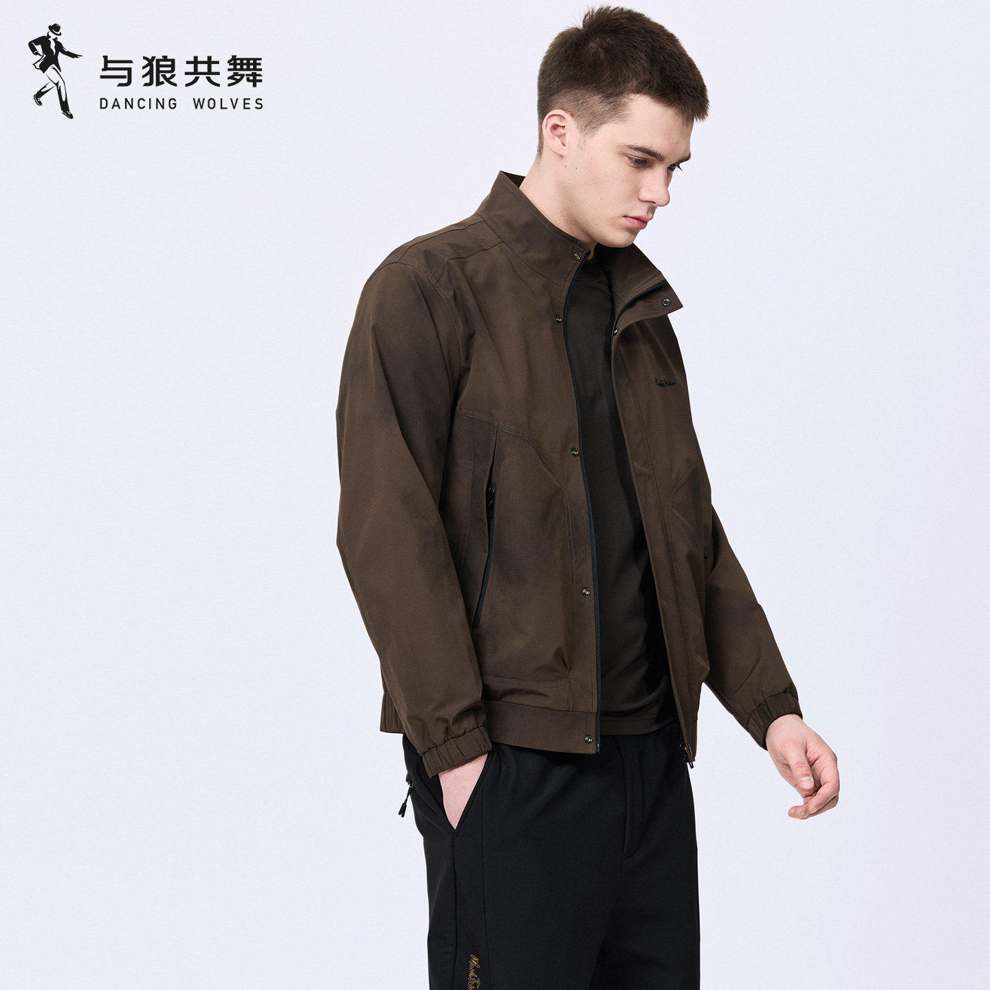 与狼共舞防风立领夹克男2026春季新款格纹提花休闲百搭飞行员外套