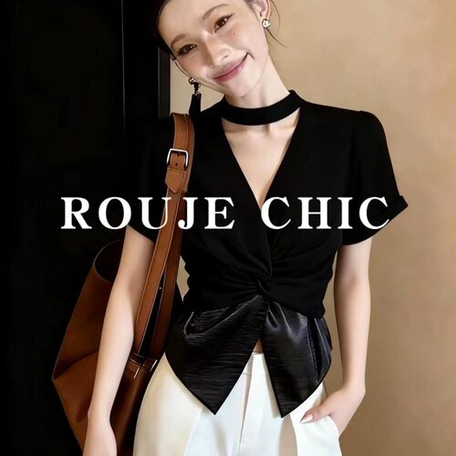 法国rouje chic法式黑色扭结拼接开叉短袖t恤女夏季挂颈V领短上衣