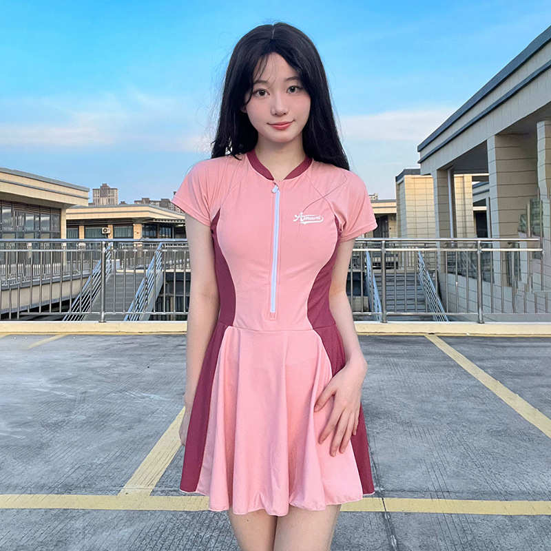大码泳衣学生显瘦遮肚女款遮肉保守连体游泳衣微胖女孩网红风胖mm