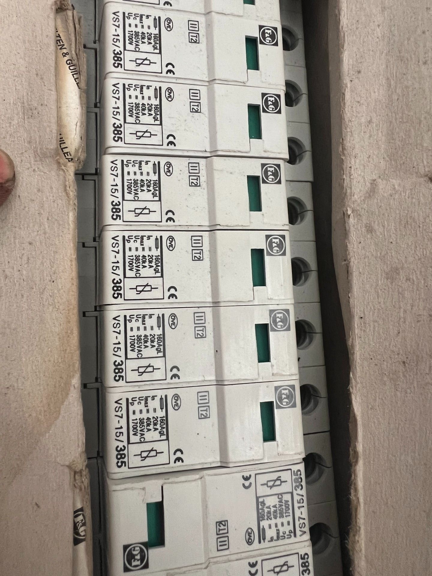 伊顿穆勒VS7-15-385/4浪涌避雷器器原装正品 实物拍