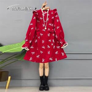 香港冬款木耳边洋气大码女装收腰洋气中长款胖MM显瘦蝴蝶结连衣裙