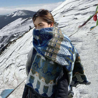高级感蓝色围巾女冬季超大旅游穿外搭加厚两用披肩民族风斗篷披风