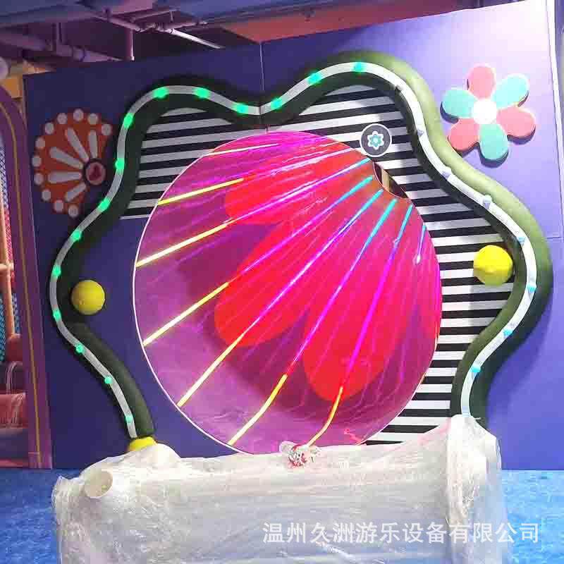 新款室内儿童乐园淘气堡大喇叭滑梯新品玻璃钢带音乐流水灯光滑梯
