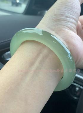 和田玉手镯正圈浅晴水冰种青白玉镯正品湖水绿天然新疆镯子东陵玉