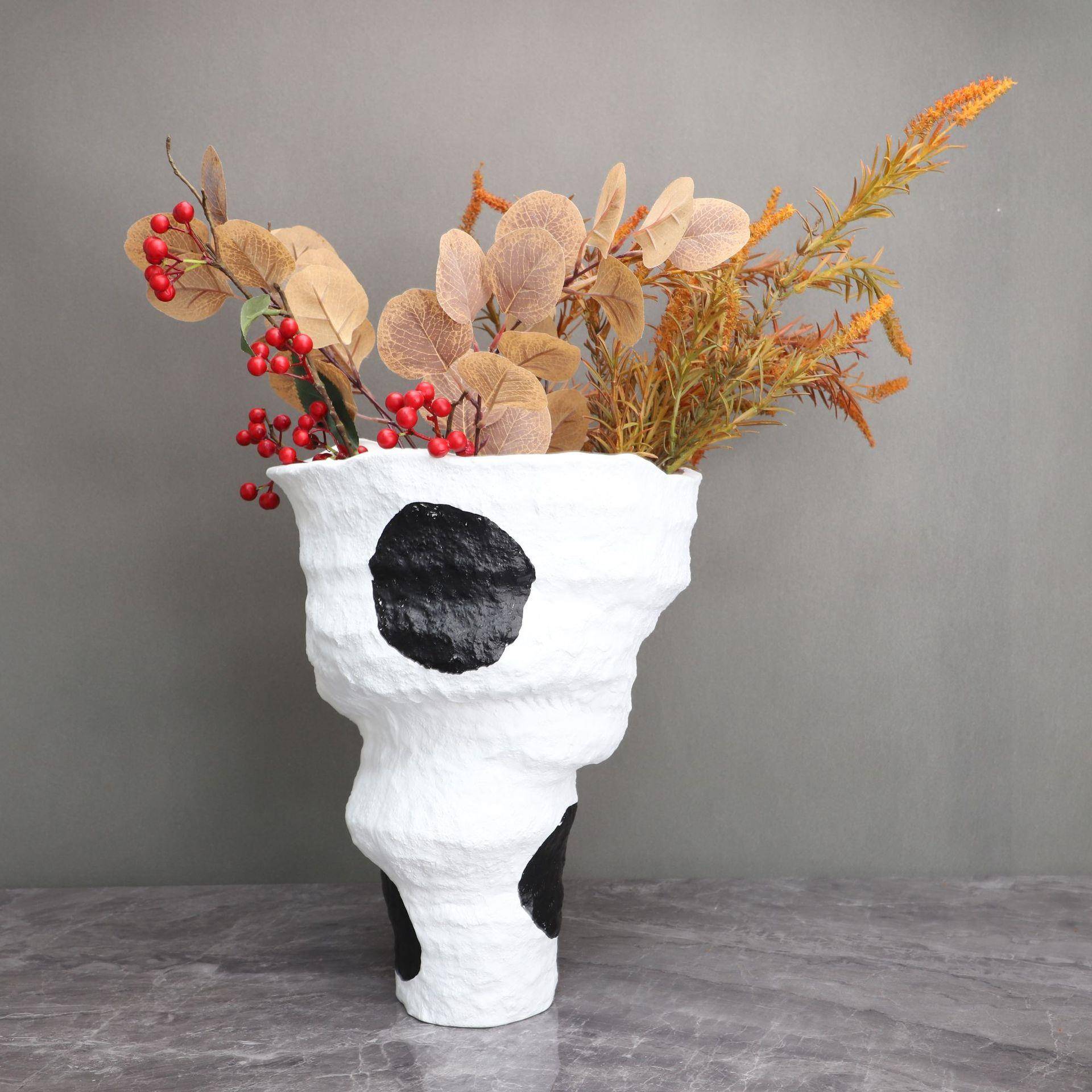 现代简约黑白树脂花器锥形黑点花器卧室客厅餐厅桌面玄关饰品摆件