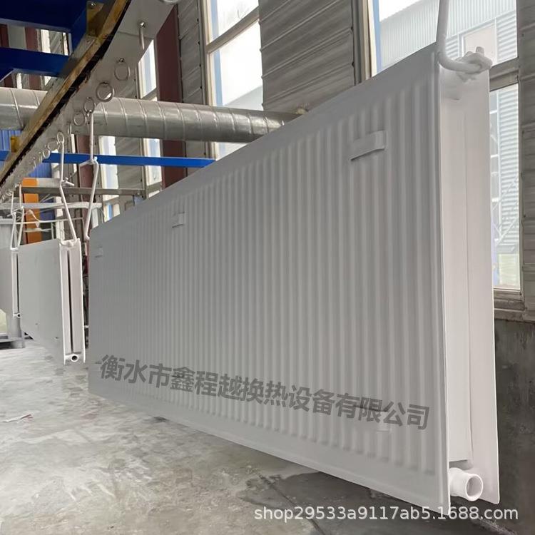 22钢制板式散热器壁挂式钢制板式暖气片厂家无缝焊接水溶量大