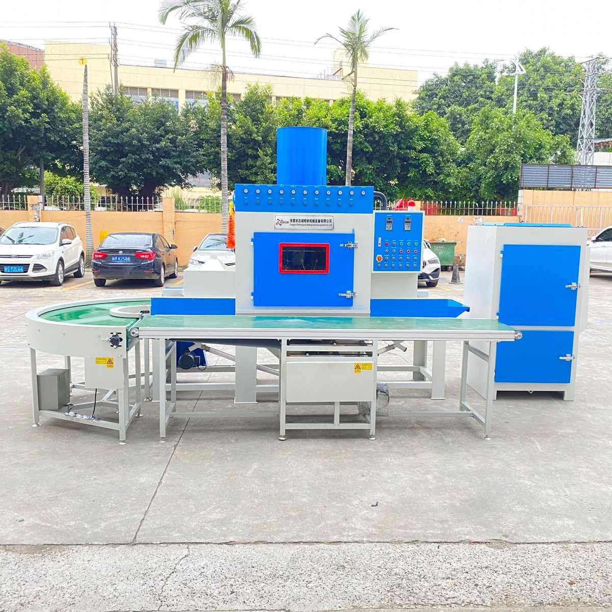 机式铝型材打式不锈钢板机喷砂清理除锈通过表面喷沙输送自动砂机