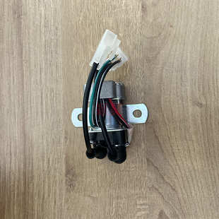 配件6bg1 6wg111发动机挖掘机18255303914hk1继电器82553039