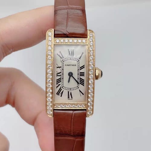 98新卡地亚坦克系列18K黄金34*19MM石英女表W2601556金表后镶钻