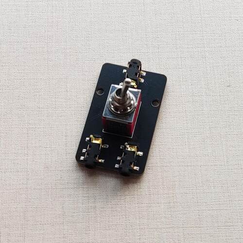 音频切换器二进一出3.5mm音源转换开关一分二分线器声音无损快切