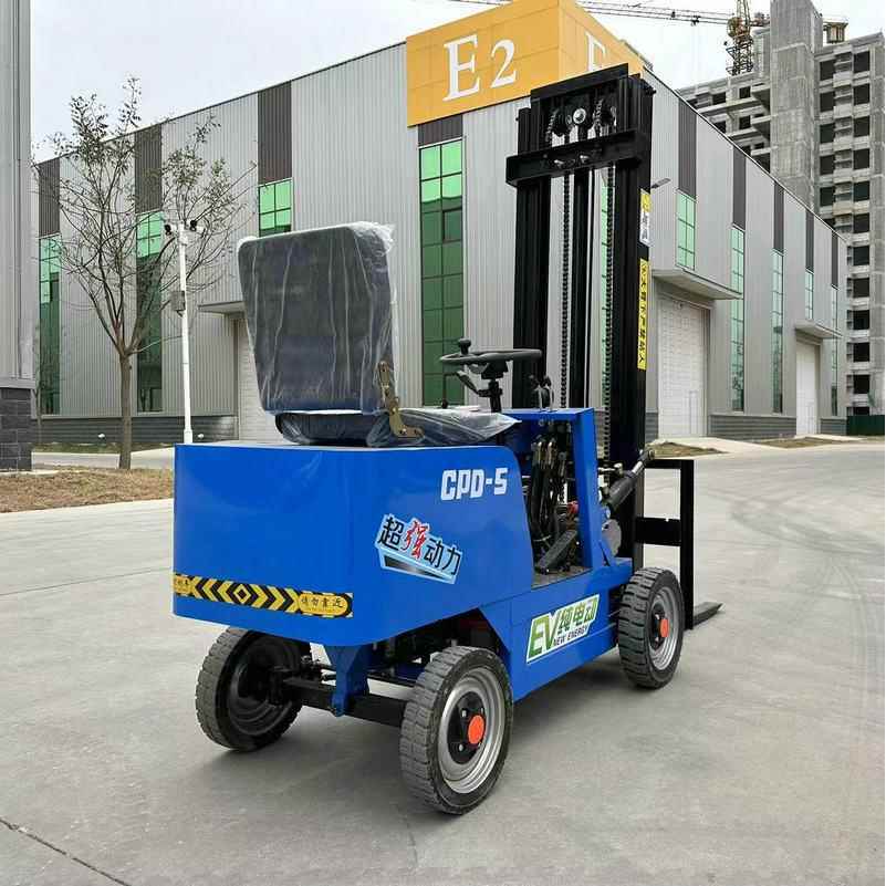 小型电动叉车四轮座驾简易式0.5/0.8吨1吨液压升降搬运推高车
