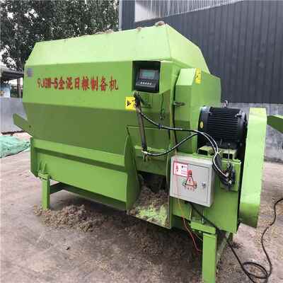 PLP养殖场12方拌草机立式trm粉碎搅拌草料揉搓重拌料称一体机机