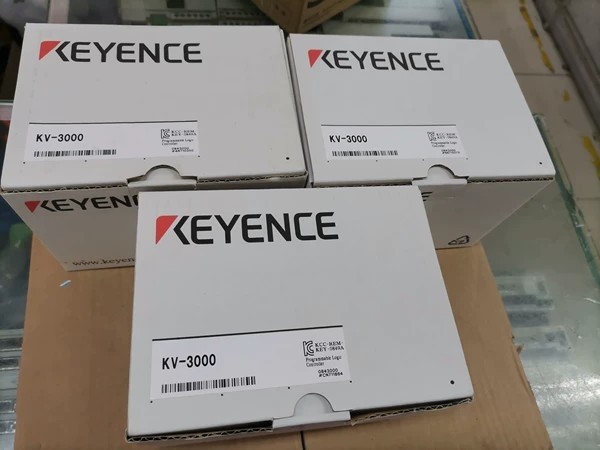 基恩士PLC型号KV-3000全新原装正品，里外编号一致。