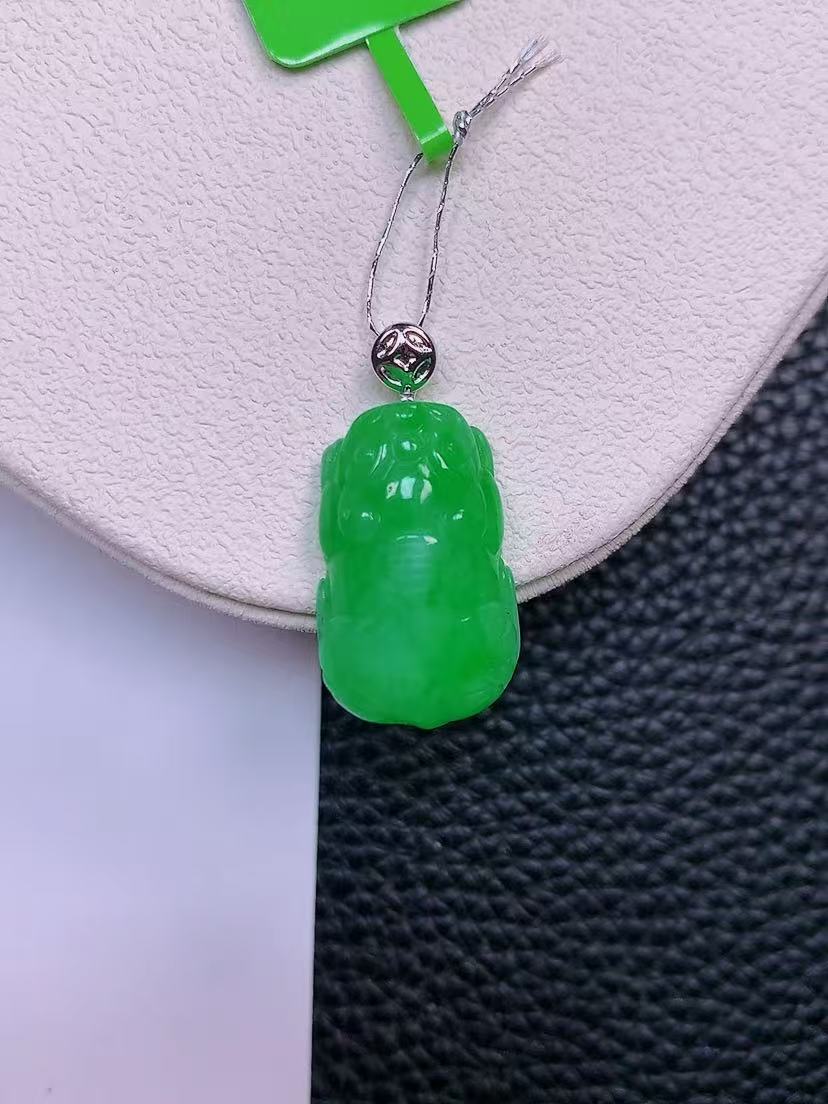 天然真品翡翠正品 水润细腻气质18k金镶嵌冰阳绿满阳色貔貅吊坠