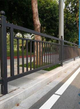 工厂供应市政护栏道路护栏人行道隔离护栏黑色市政护栏