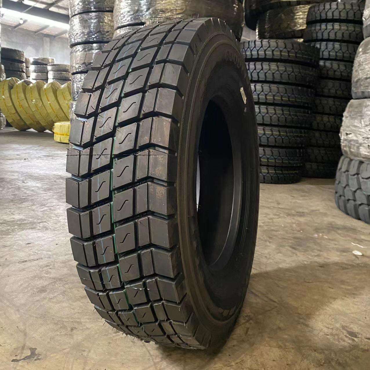 银宝215-235/75R17.5 12-13R22.5 295/60315/80R22.5真空钢丝轮胎