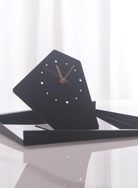 极轻座奢几何钟客厅艺术简钟表金属摆客厅RTI书桌现代简约件时钟